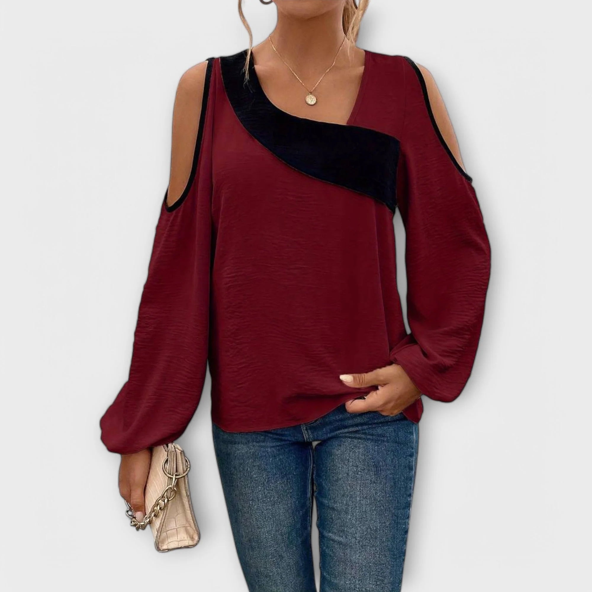 SCARLETT | BLUSA CON ESCOTE RECTANGULAR