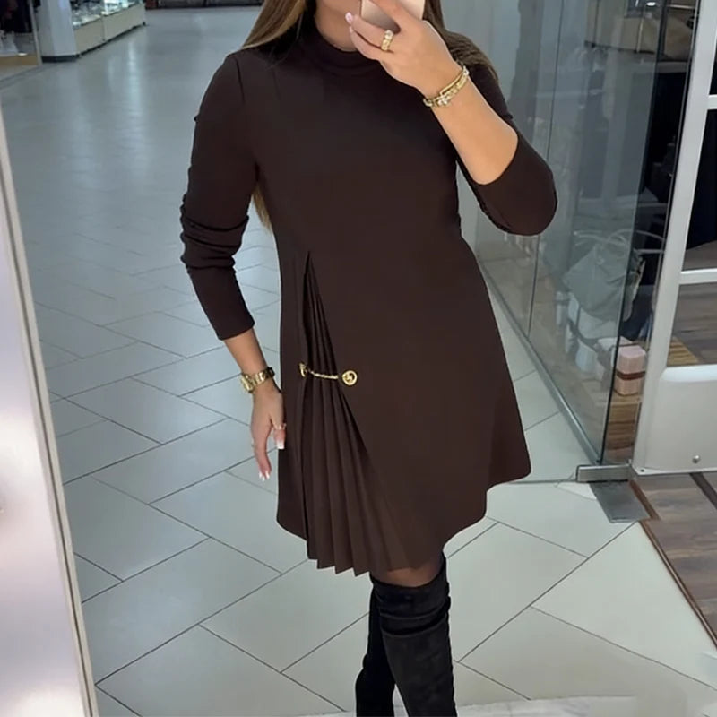 Minivestido De Cóctel Elegante Con Cuello Y Detalle Plisado