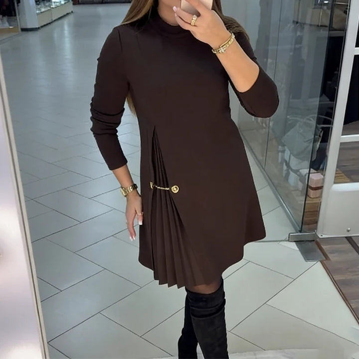 Minivestido De Cóctel Elegante Con Cuello Y Detalle Plisado