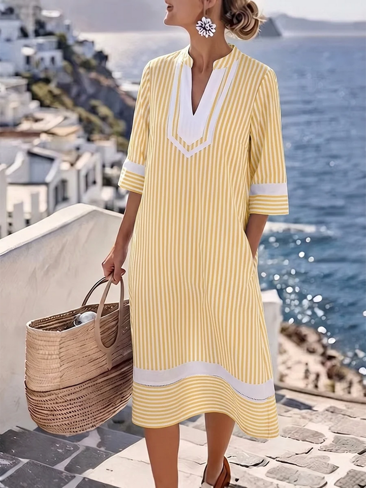 Vestido Midi Suelto Con Estampado De Rayas Contrastantes, Bolsillos Y Escote En V