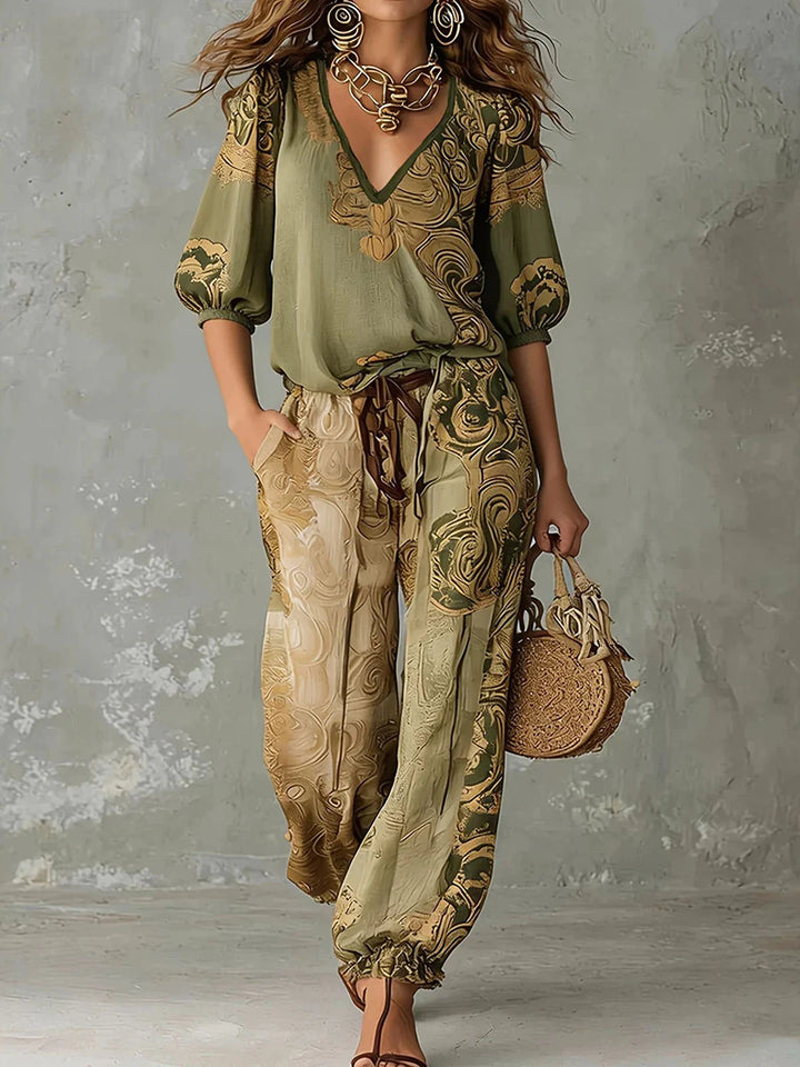 Conjunto Dos Piezas - Blusa Manga Media Con Contraste De Color Y Estampado Cuello En V + Pantalón Cintura Alta Con Lazada Y Bolsillos