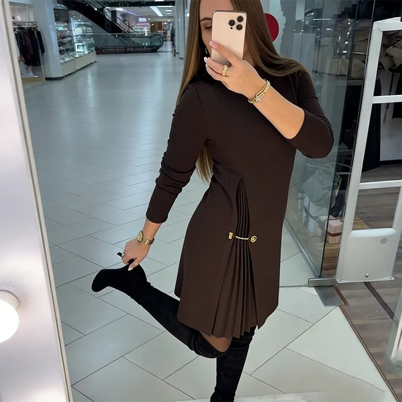 Minivestido De Cóctel Elegante Con Cuello Y Detalle Plisado