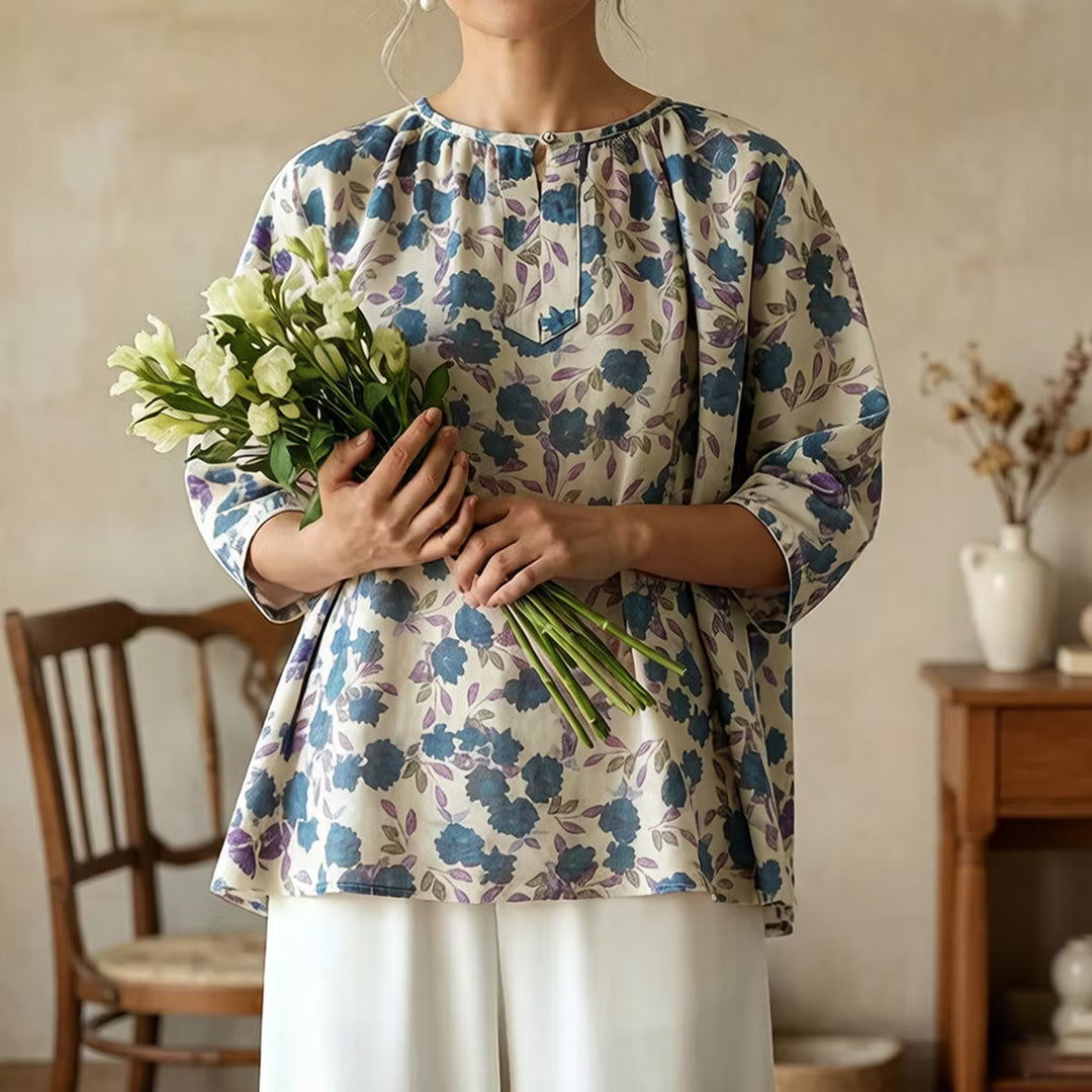 BLUSA FEMENINA EN LINO MIXTO CON ESTAMPADO FLORAL DELICADO