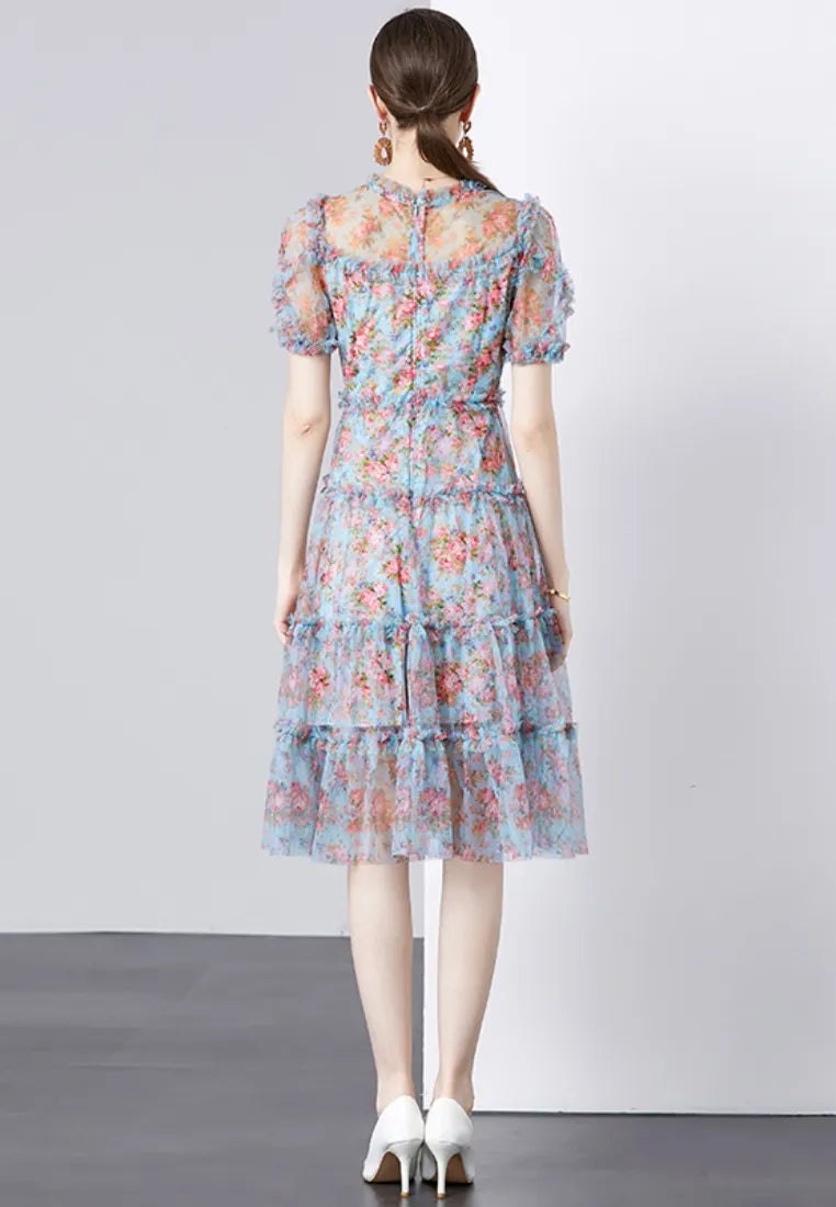 Vestido midi tul floral azul con mangas abullonadas y volantes k26062802