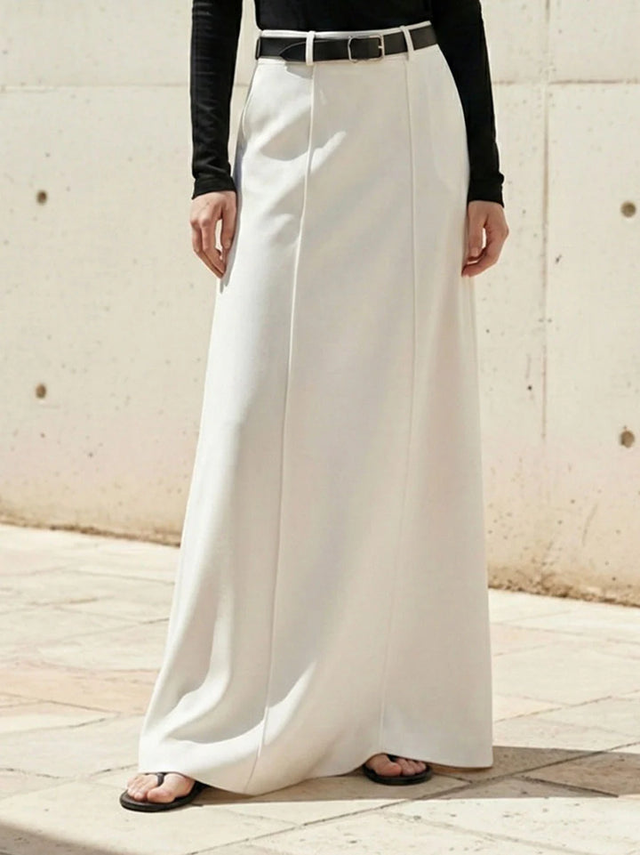 SAIA MIDI ELEGANTE EM COR LISA COM CORTE EM H