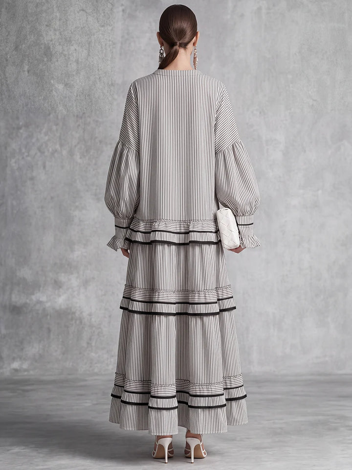 Vestido Maxi Plus Size Con Cuello Redondo, Mangas Abullonadas Con Volantes Y Abertura Lateral A Rayas