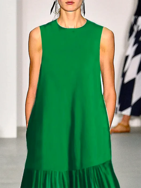 VESTIDO MAXI SOLTO EM A, COM DECOTE REDONDO E COR SÓLIDA