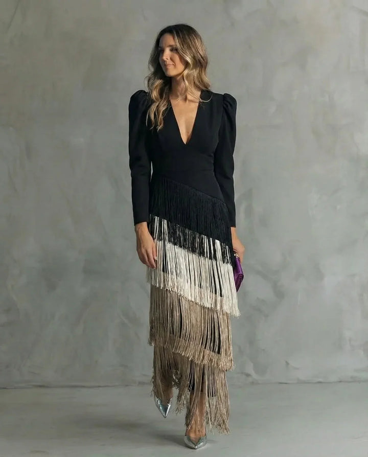 Clara™ | Vestido Midi Elegante Com Mangas de Franjas