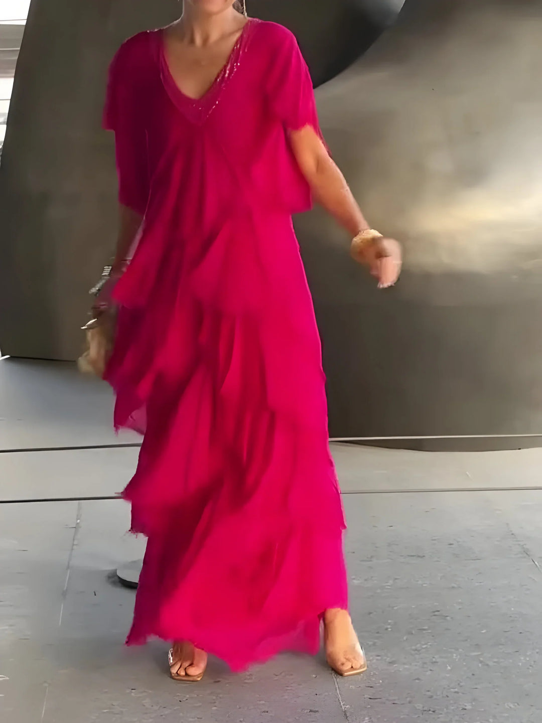 Riza | vestido plissado com decote em v e fluido