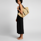 BOLSO TOTE PAJA ESTILO RESORT FRANCÉS CON ASAS DE CUERO K26051901