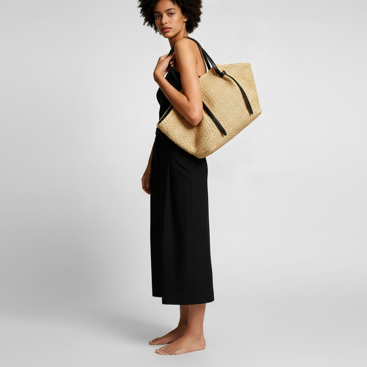 BOLSO TOTE PAJA ESTILO RESORT FRANCÉS CON ASAS DE CUERO K26051901
