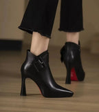 Alba | Botines con Tacón y Hebilla Oversize
