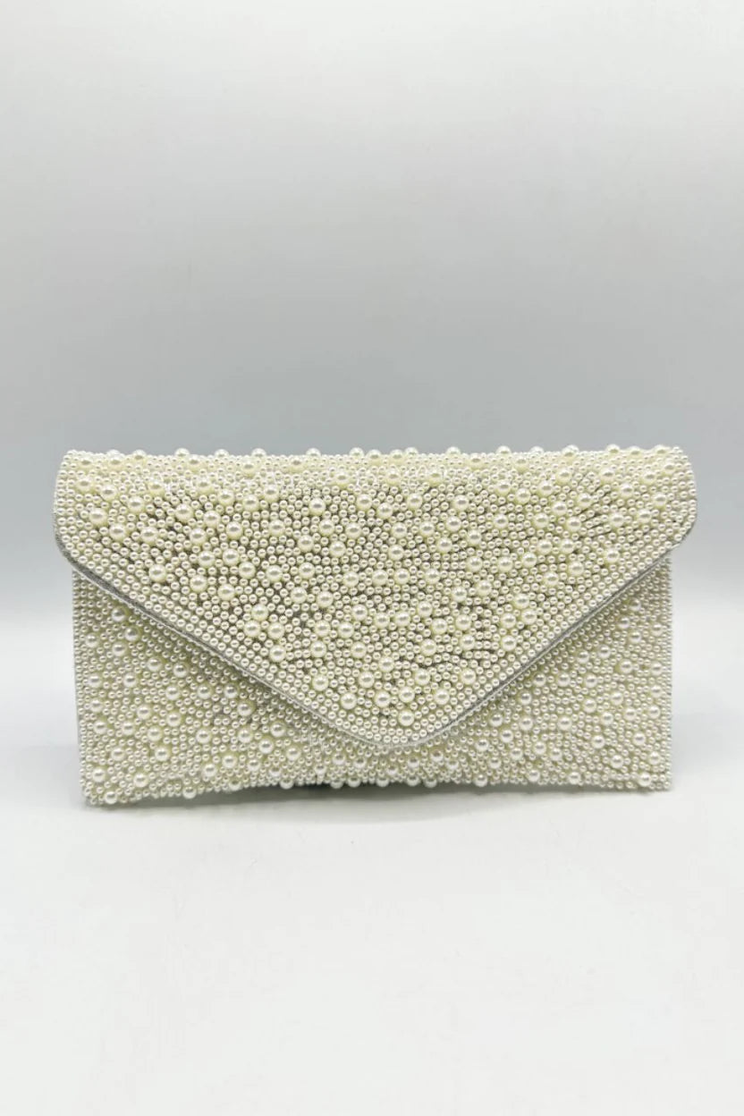 Mireya | Bolso Clutch Sobre con Bordado Integral de Perlas y Cadena Plateada