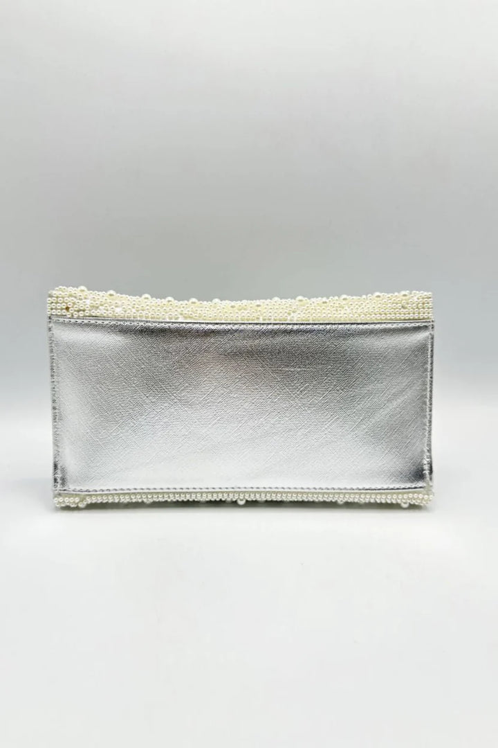 Mireya | Mala Clutch Envelope Com Bordado Integral De Pérolas E Corrente Prateada