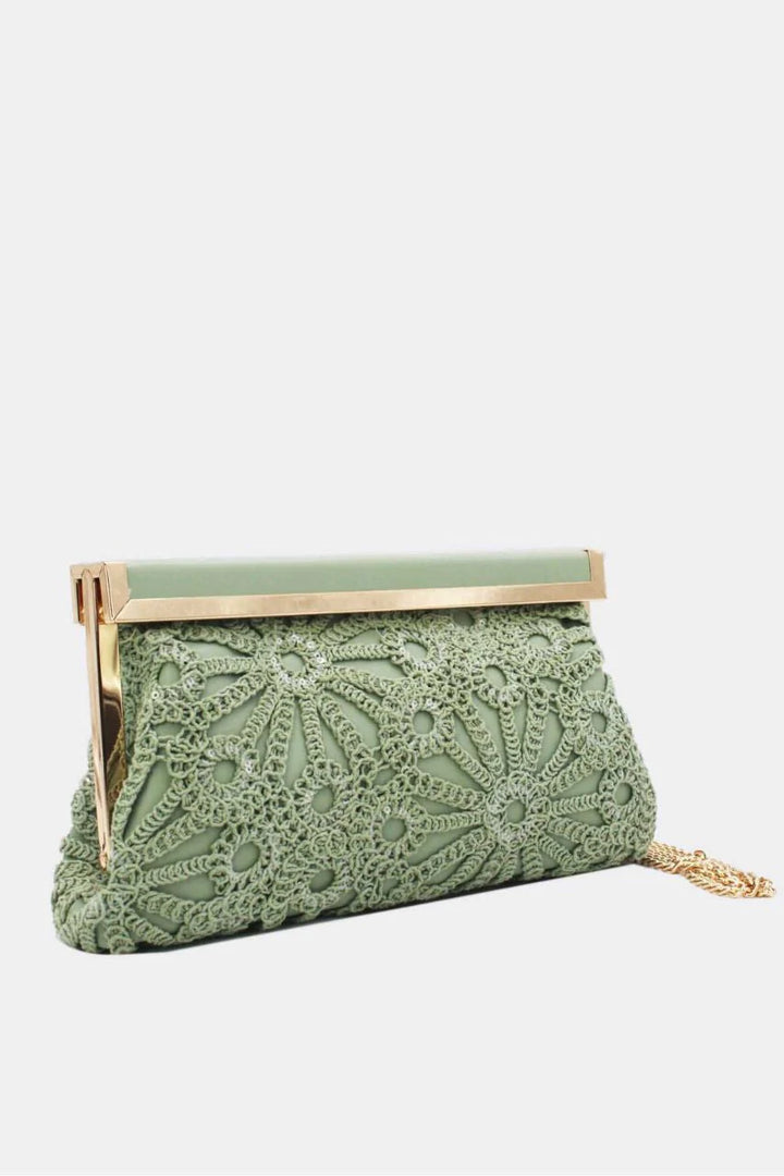 Jennifer | Mala Clutch Verde Salvia Em Crochet De Renda Com Aro Dourado E Alça