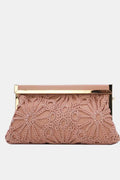 Jennifer | Bolso Clutch Rosa de Encaje Crochet con Marco Dorado y Cadena