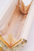 Jennifer | Bolso Clutch Crema de Encaje Crochet con Marco Dorado y Cadena