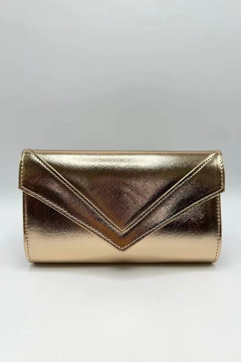 Amanda | Bolso Clutch Sobre Dorado Metalizado con Cadena Desmontable