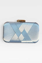 Tamara | Bolso Clutch Rígido Azul de Satén Entrelazado con Marco y Cadena Dorada