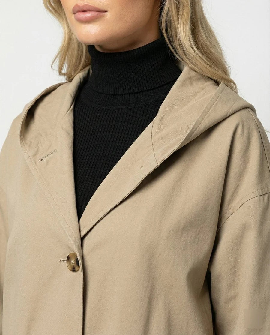 NÚRIA | GABARDINA IMPERMEABLE LARGA MUJER CON CAPUCHA