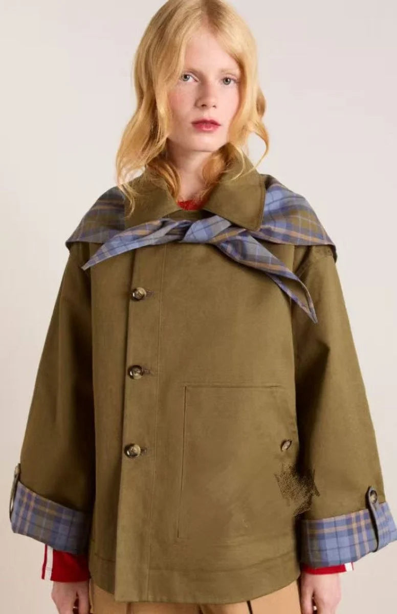 SÍLVIA | GABARDINA CORTA MUJER OVERSIZED CUELLO CUADROS