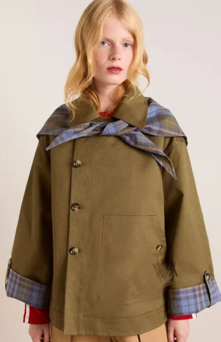 SÍLVIA | GABARDINA CORTA MUJER OVERSIZED CUELLO CUADROS
